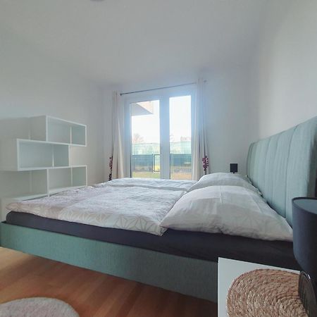 Near Lake One Bedroom Cute Apartment Bécs Kültér fotó