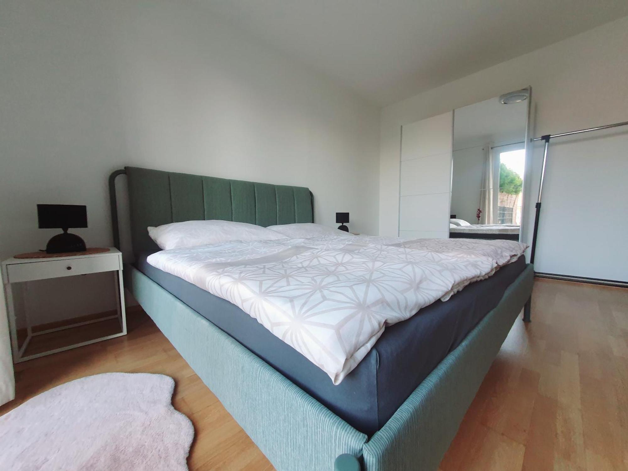 Near Lake One Bedroom Cute Apartment Bécs Kültér fotó